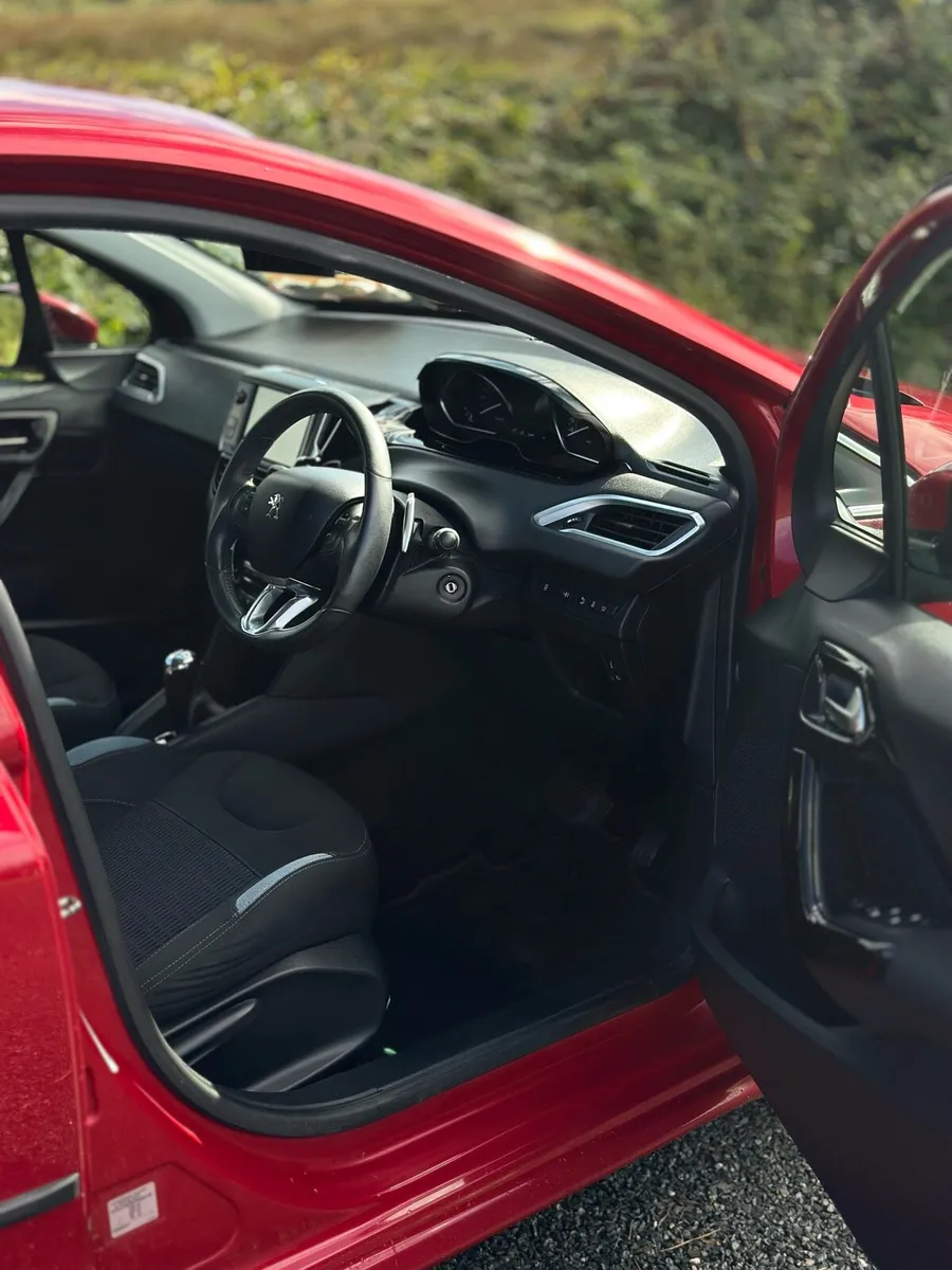 2015 Peugeot 208 Automatic - Image 2