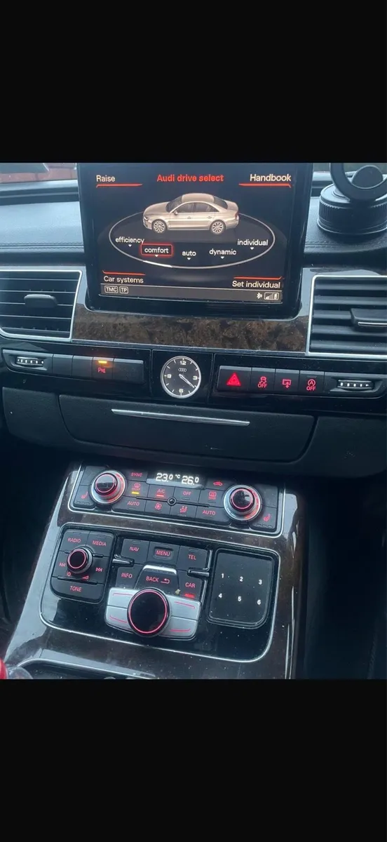Audi A8 - Image 4