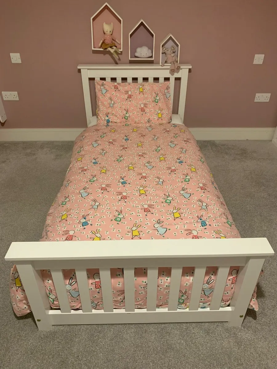 Single Bed - no legs- ideal for children - Image 1