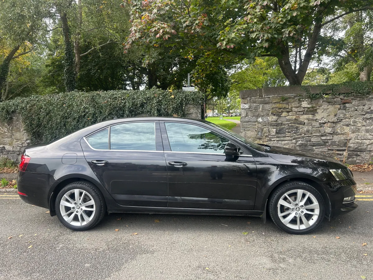 2020 SKODA OCTAIVA STYLE PETROL PARKING CAMERA - Image 4