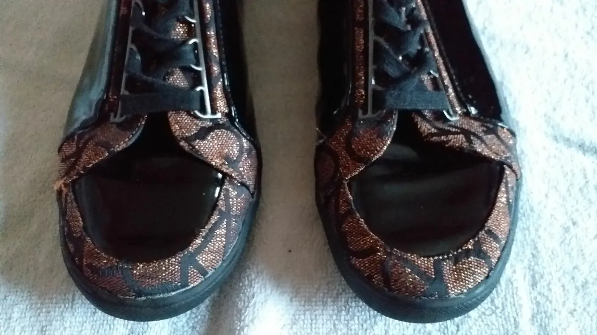 LADIES CALVIN KLEIN SHOES-SIZE 6 - Image 4