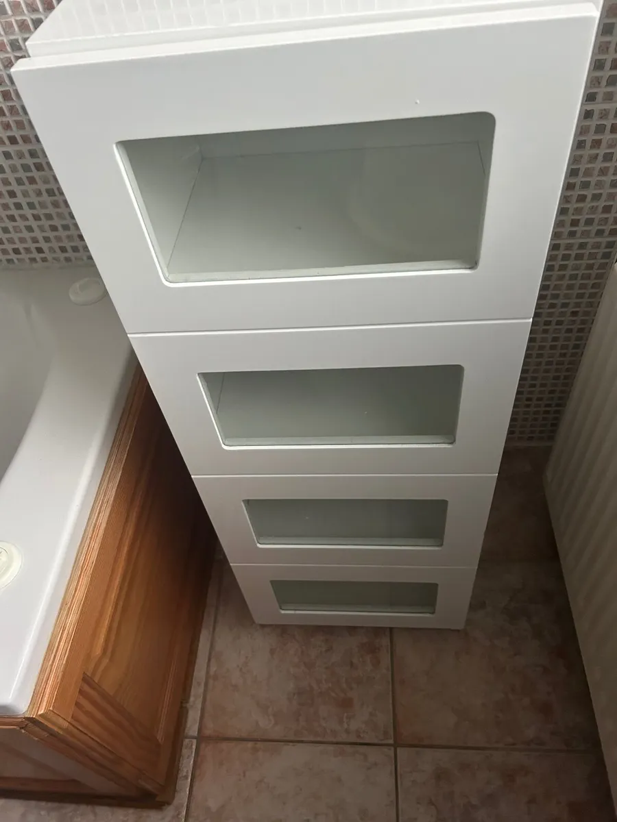 Bathroom cabinets - Image 3