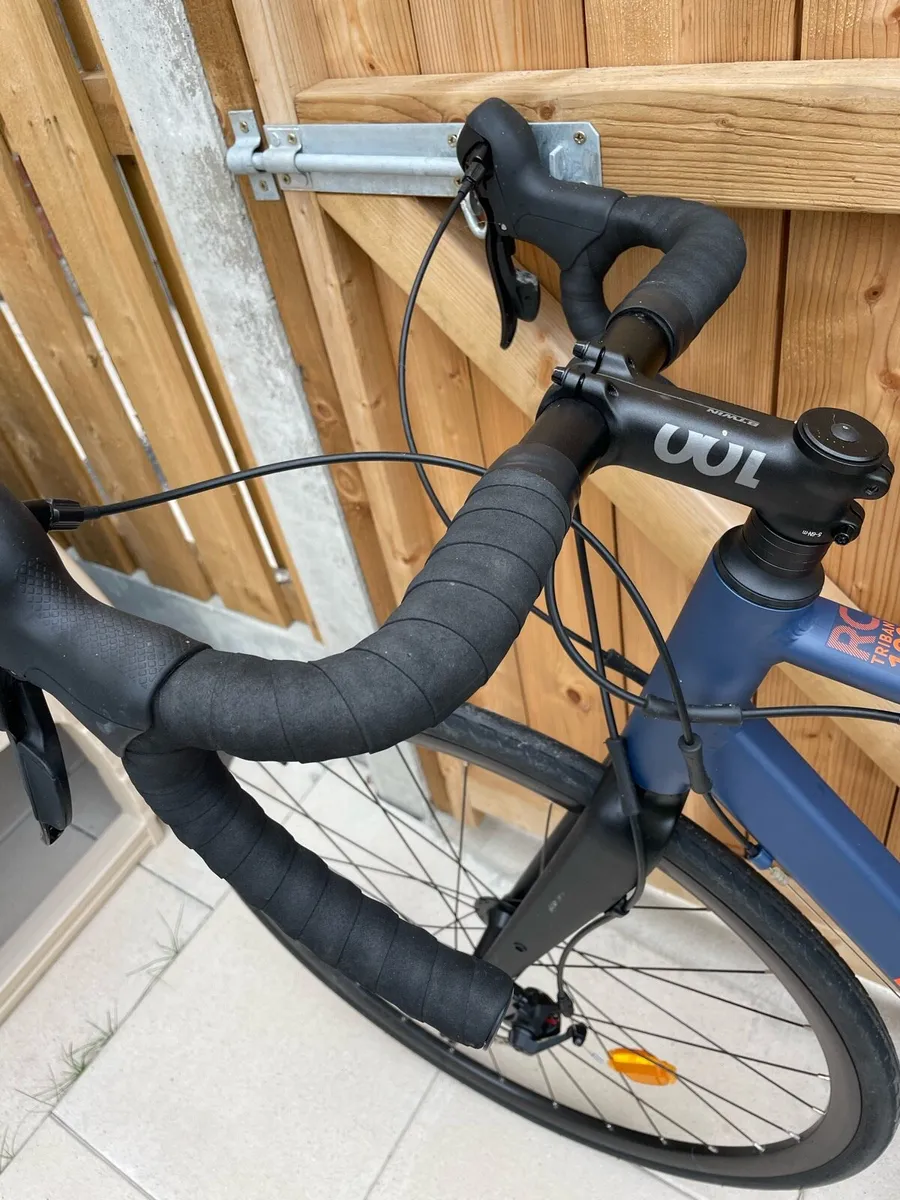 Road Bike, Carbon Fiber Fork - Image 4