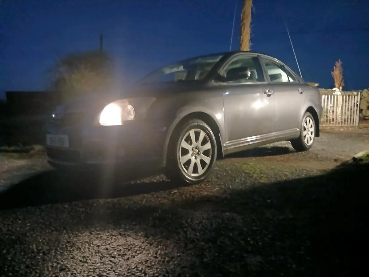 Toyota avensis 09 - Image 2