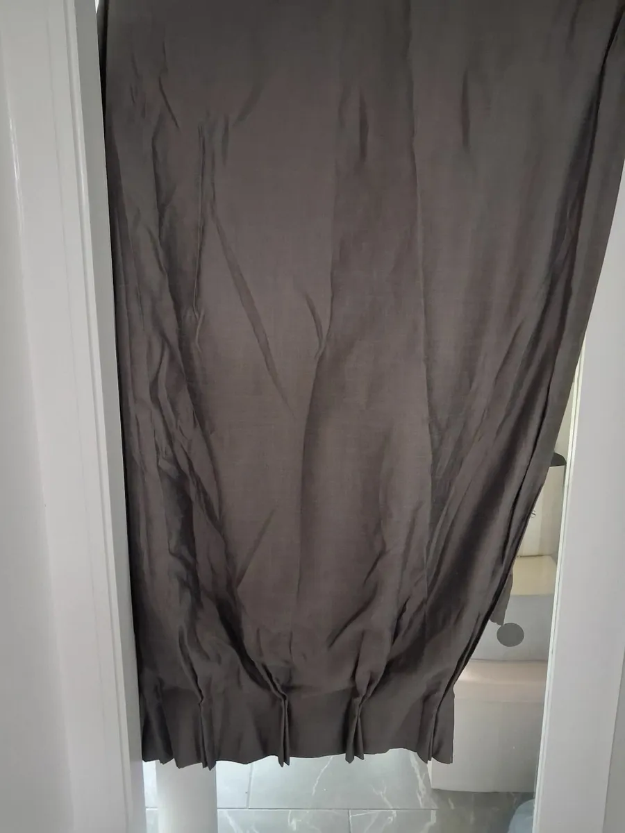 Curtains - Image 2