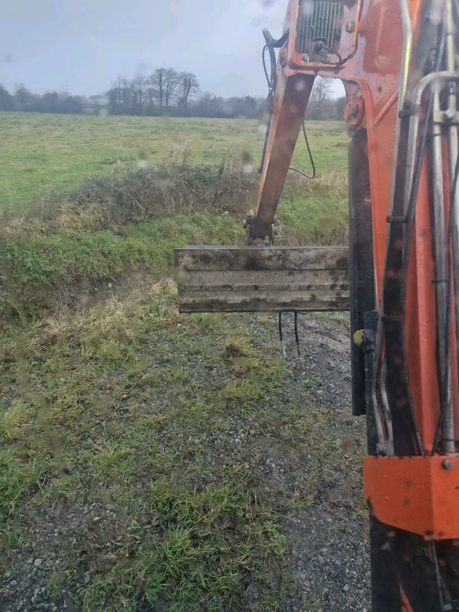 Tilt bucket for mini digger - Image 1