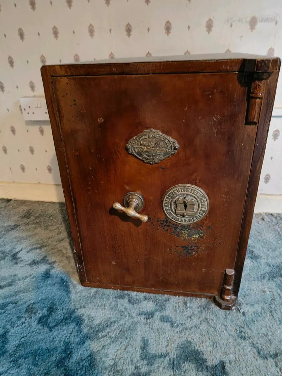 C H Whittingham safe