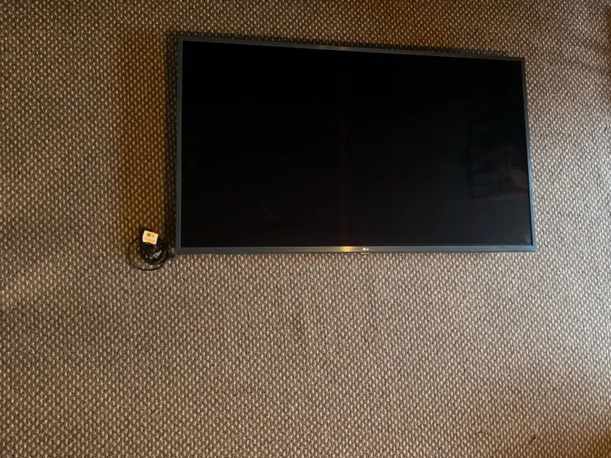 56" Lg Smart Tv - Image 1
