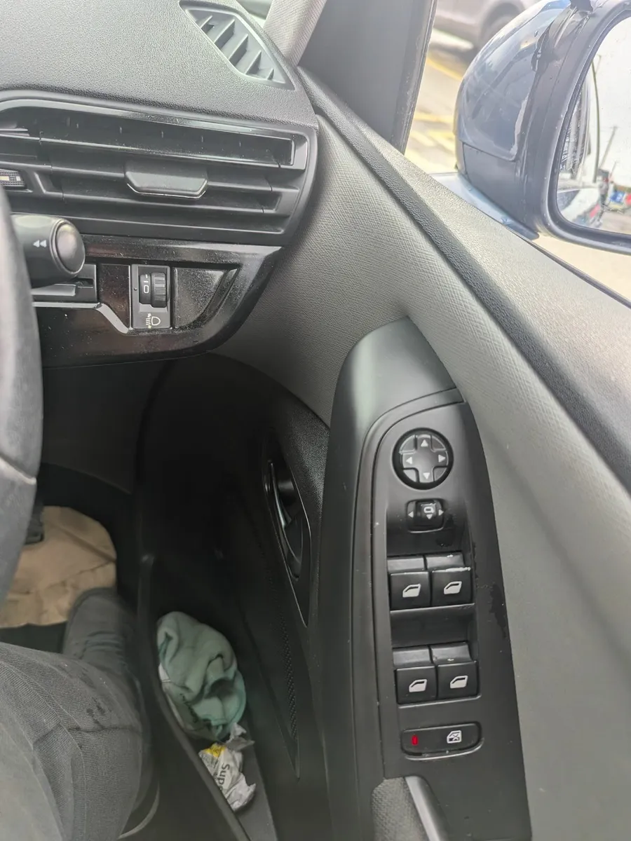 Citroen C4 2015 - Image 2