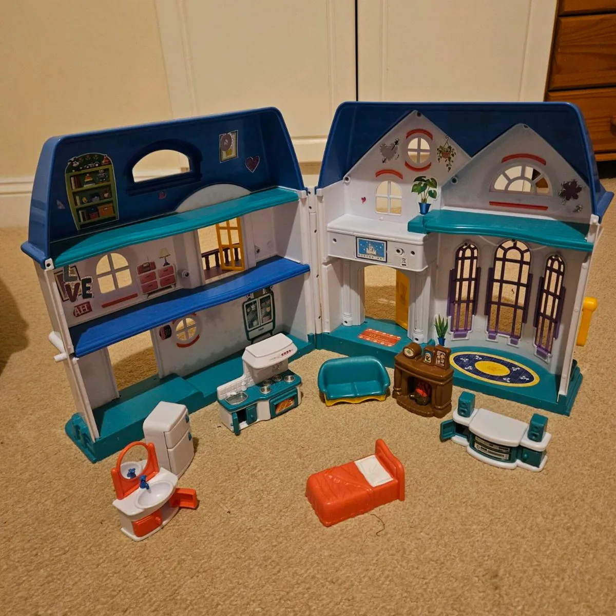 FREE first doll house - Image 3