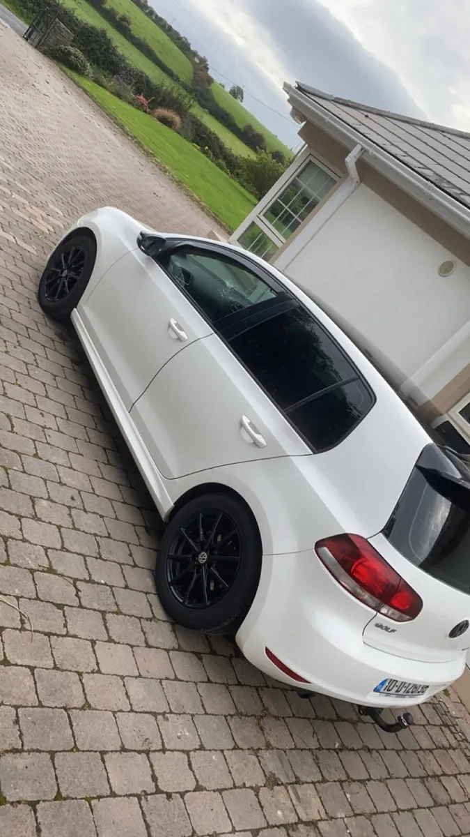 Golf Blue motion 1.6 2010 - Image 1