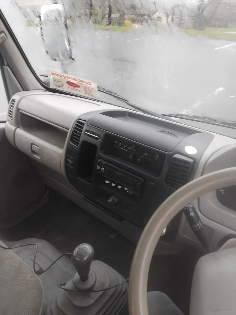 2015 Toyota dyna - Image 3