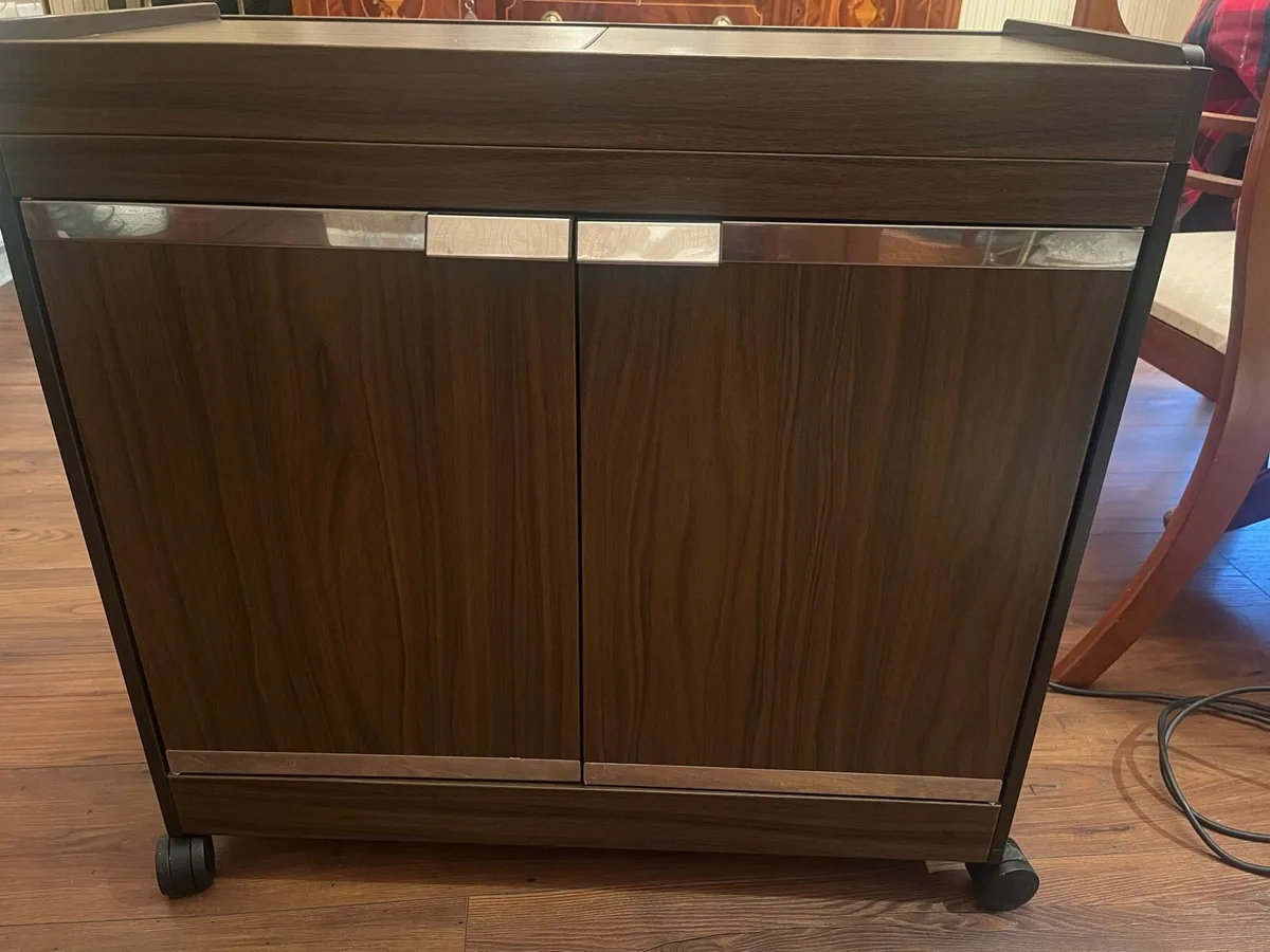 Electric hostess trolley - Image 1