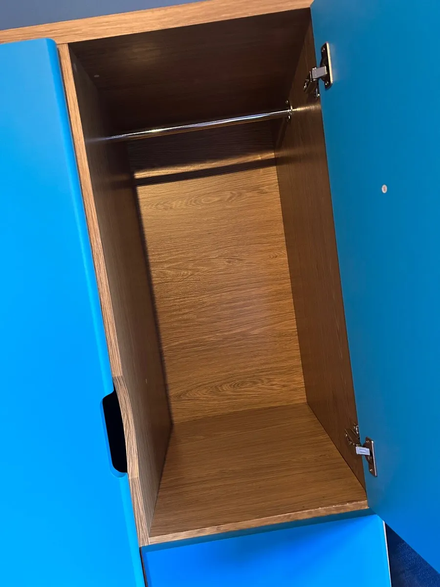 Wardrobe and chest of drawers - Image 4