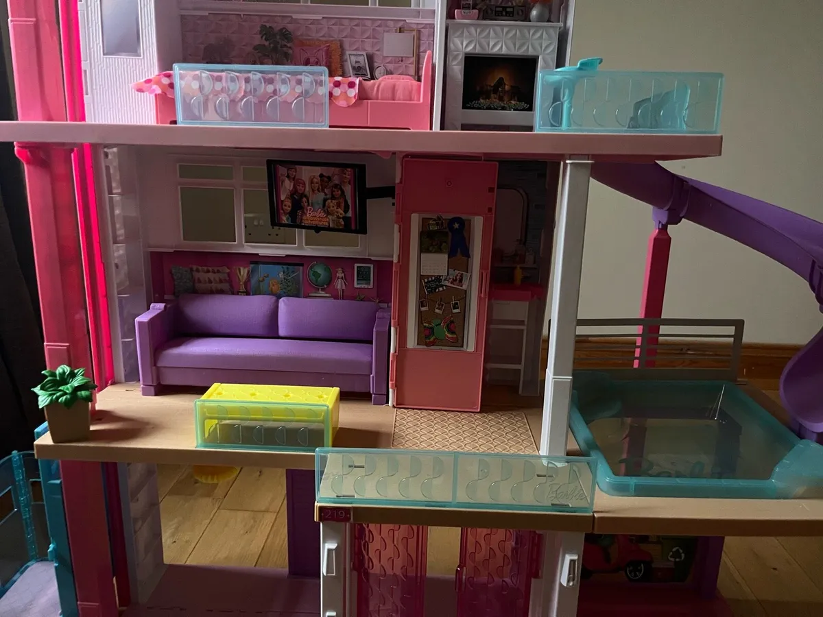 Barbie Dreamhouse with accessories - Image 3