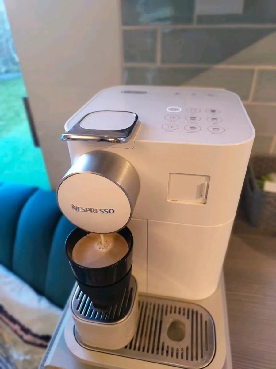Nespresso Delonghi Gran Lattissima - Image 2