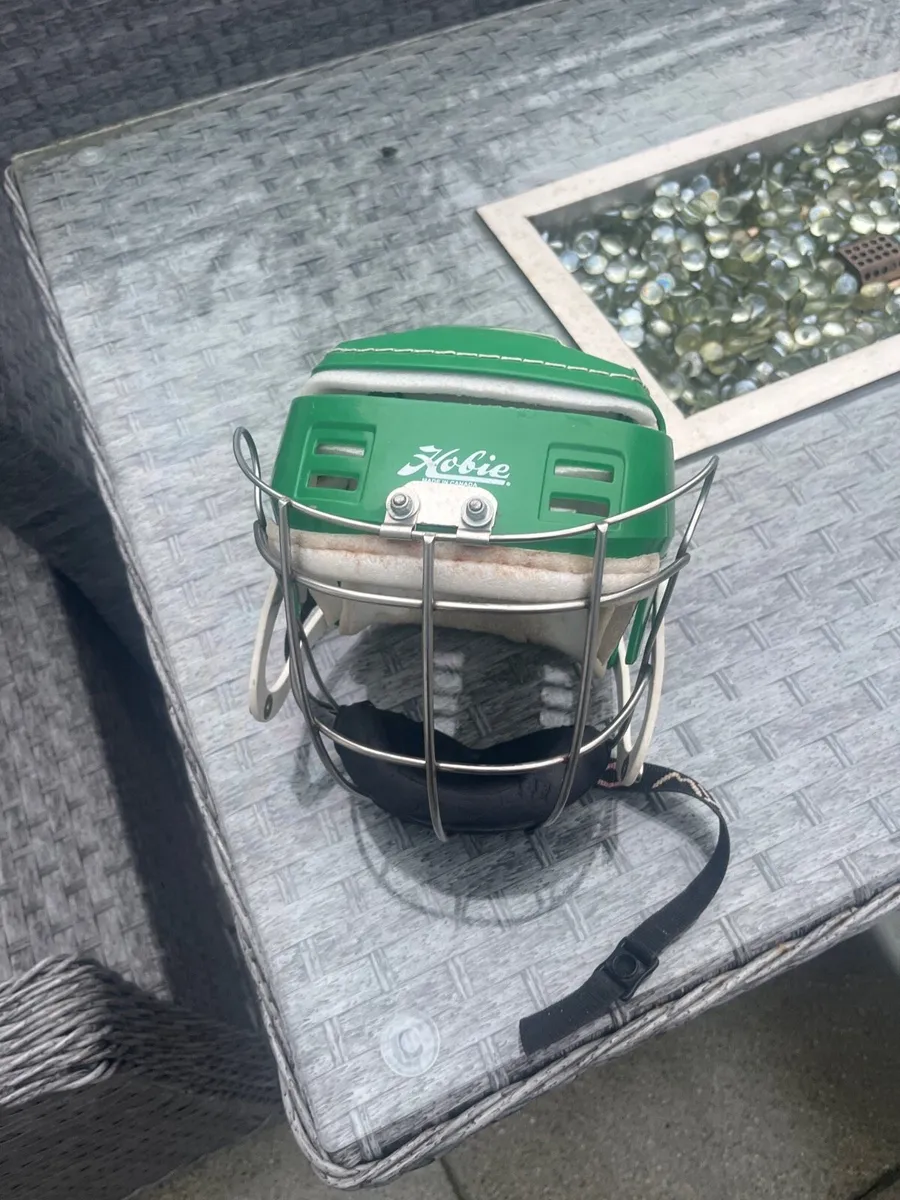 Hurling helmet - Image 1