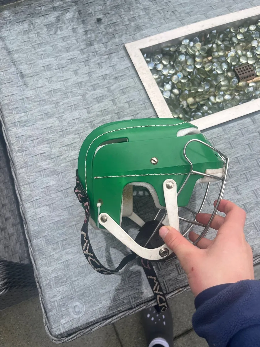 Hurling helmet - Image 2