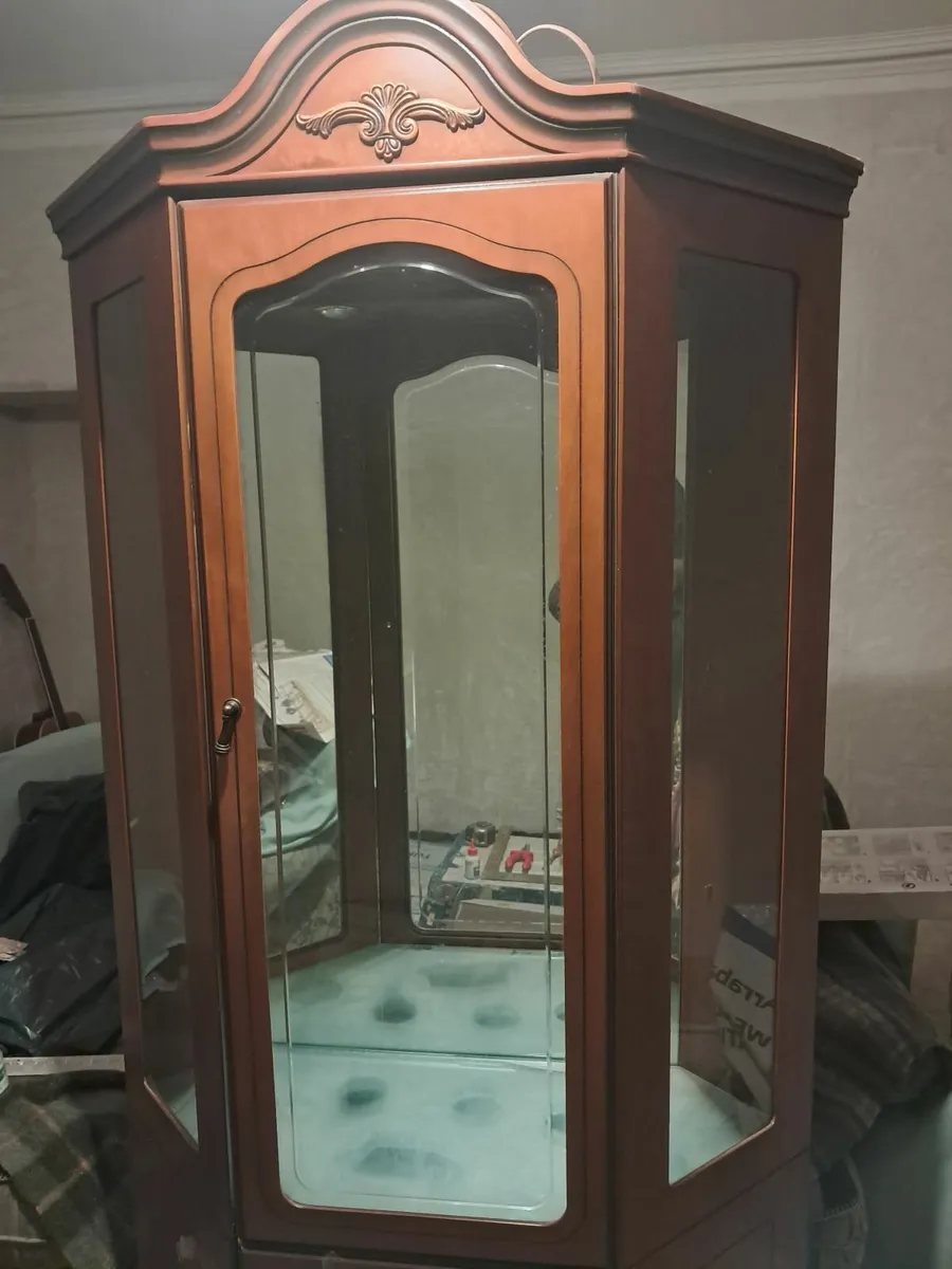 Corner display unit - Image 1