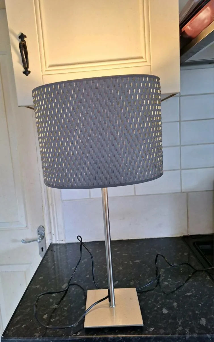 Height adjustable table lamp - Image 1