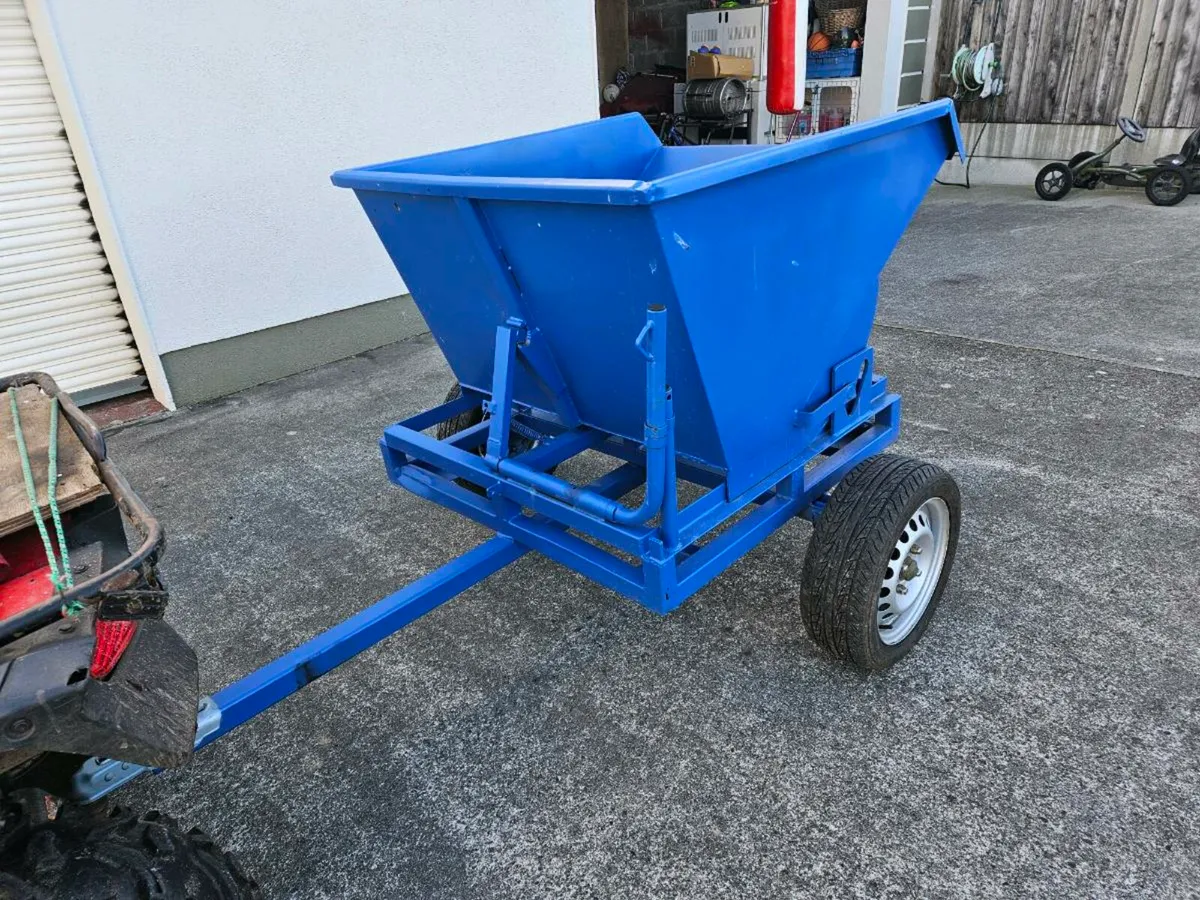 Tipping trailer - Image 1