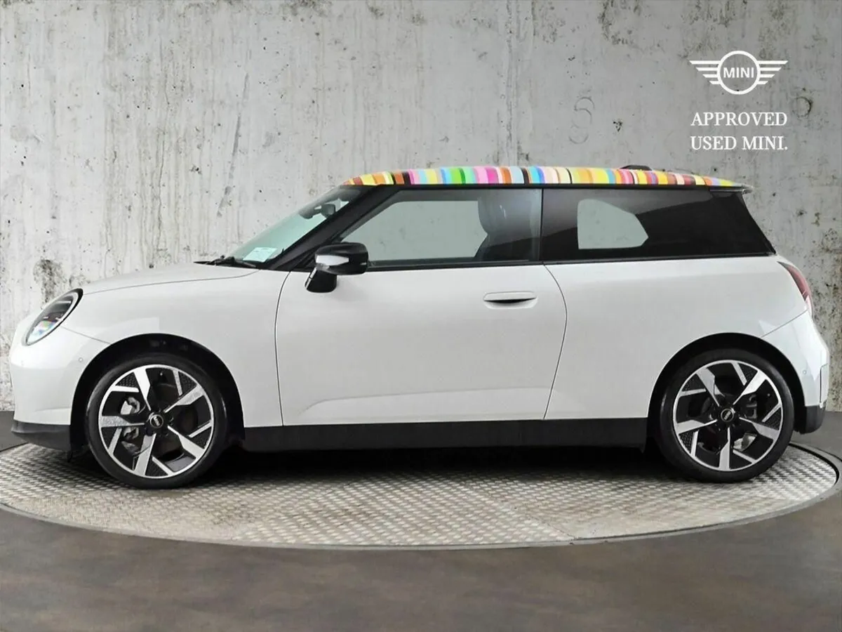 Mini Cooper Cooper SE - Image 4