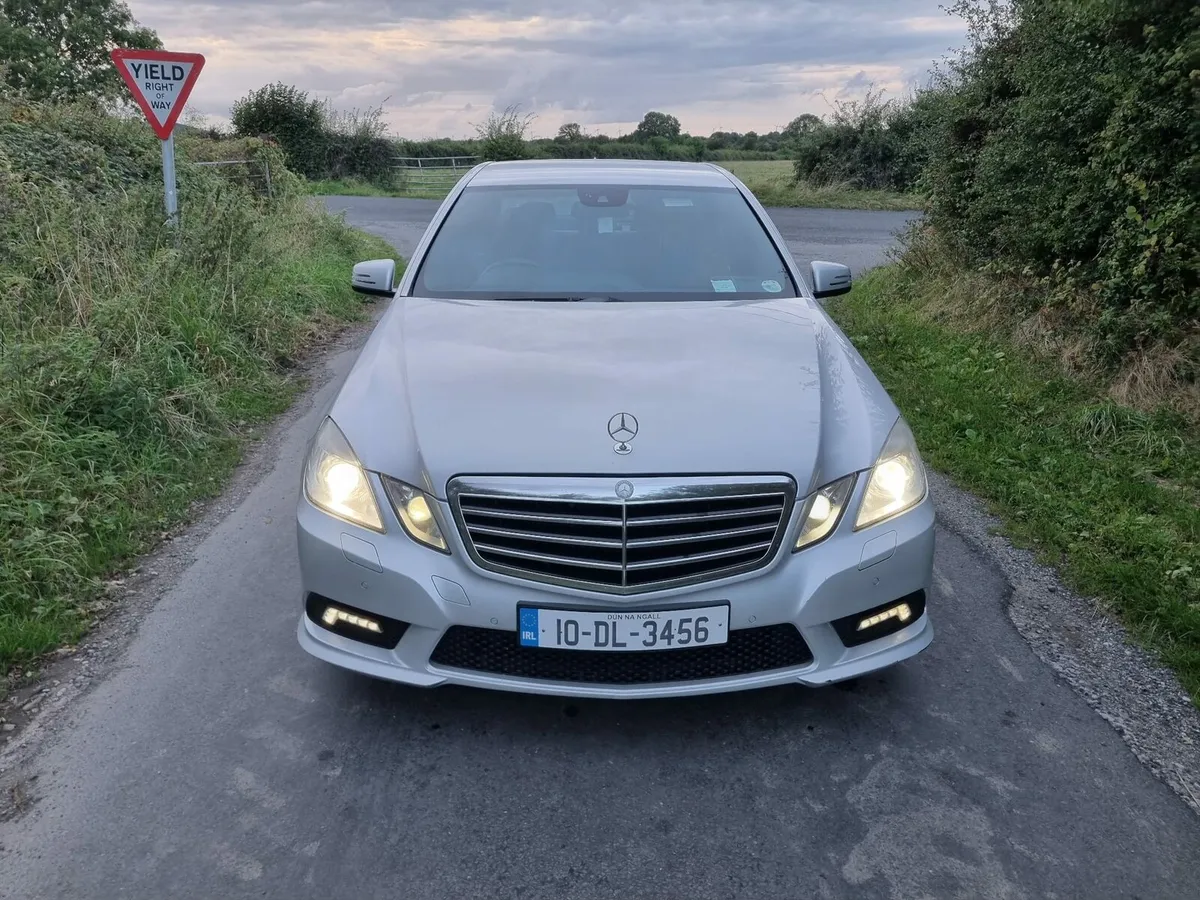 Mercedes w212 AMG driving perfect - Image 2