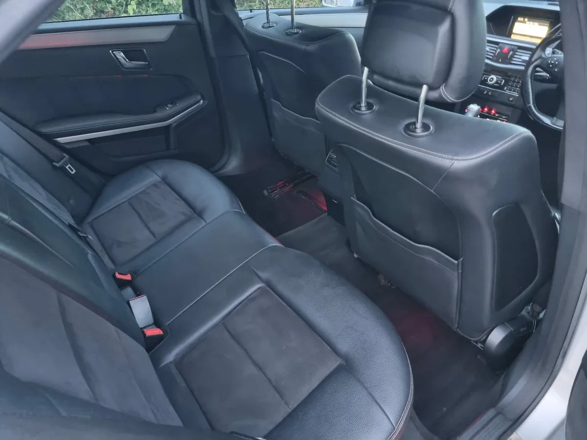 Mercedes w212 AMG driving perfect - Image 4