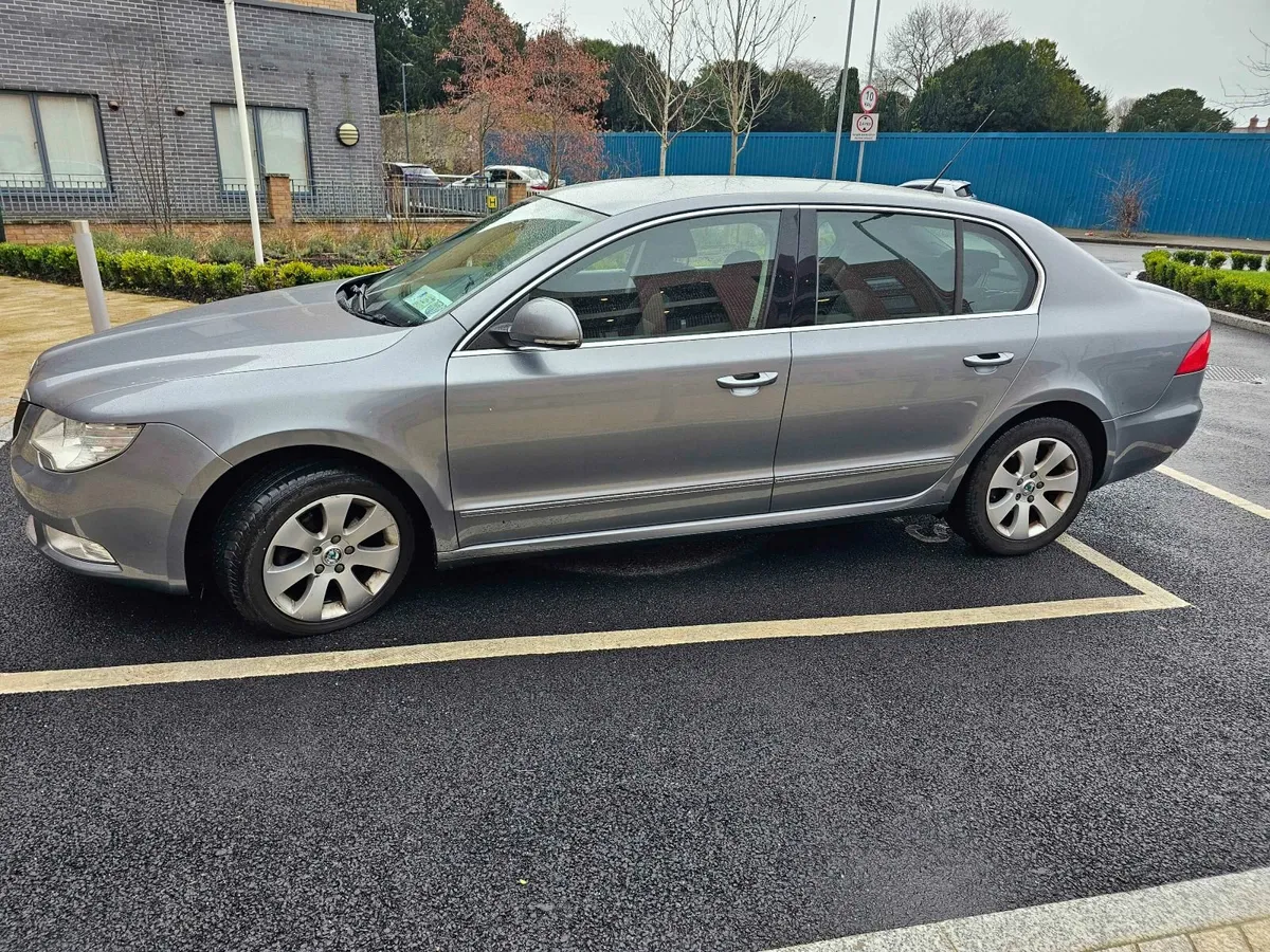Skoda Superb 2009 - Image 2
