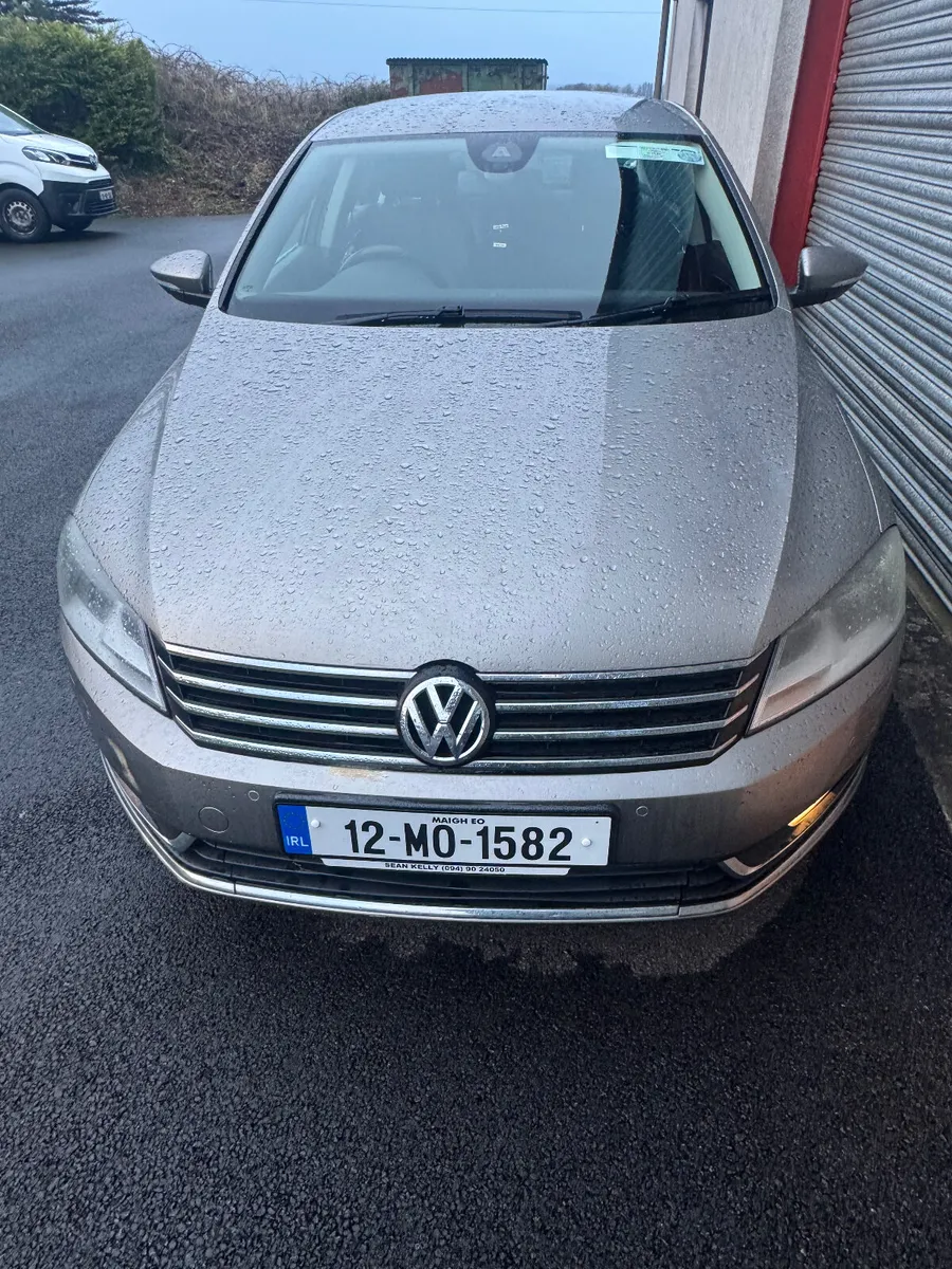 Volkswagen Passat 2012 - Image 1