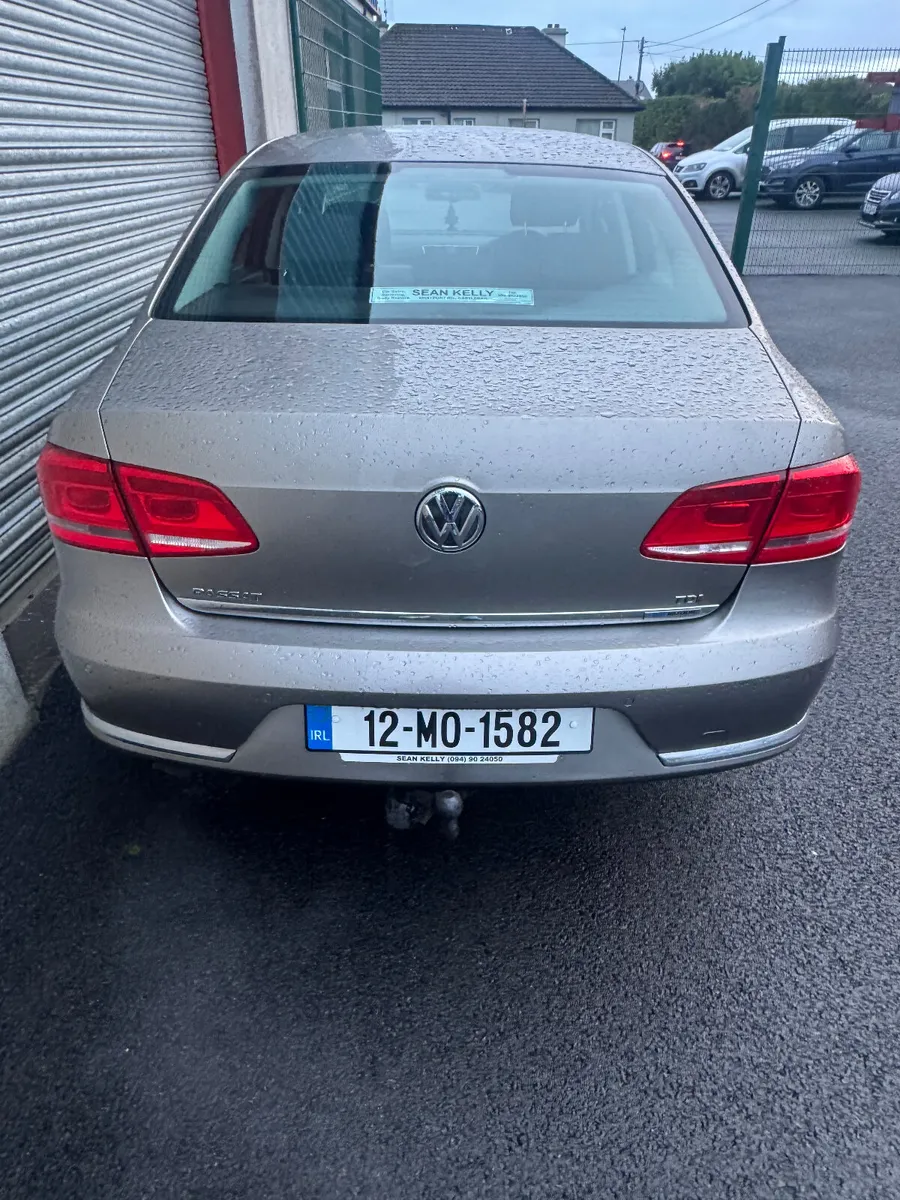 Volkswagen Passat 2012 - Image 4
