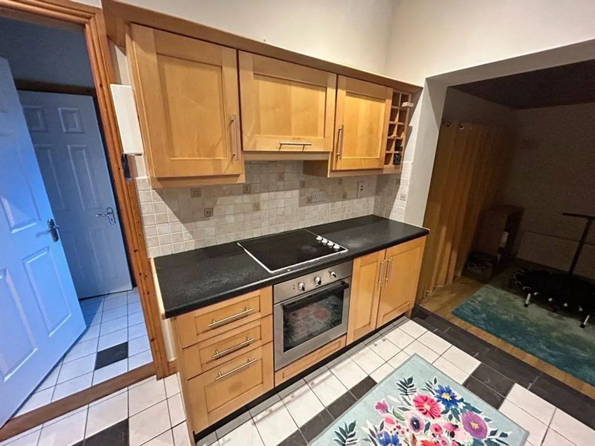 Shaker Kitchen - Image 1