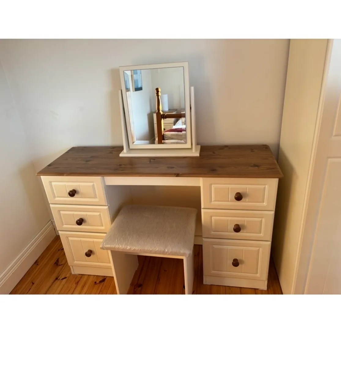 Bedroom furniture - Image 1