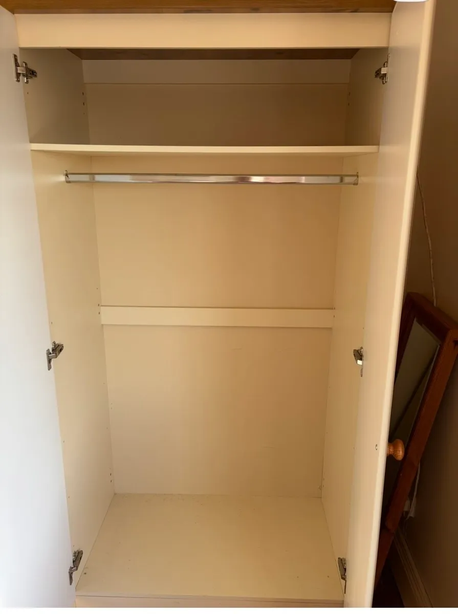 Bedroom furniture - Image 3