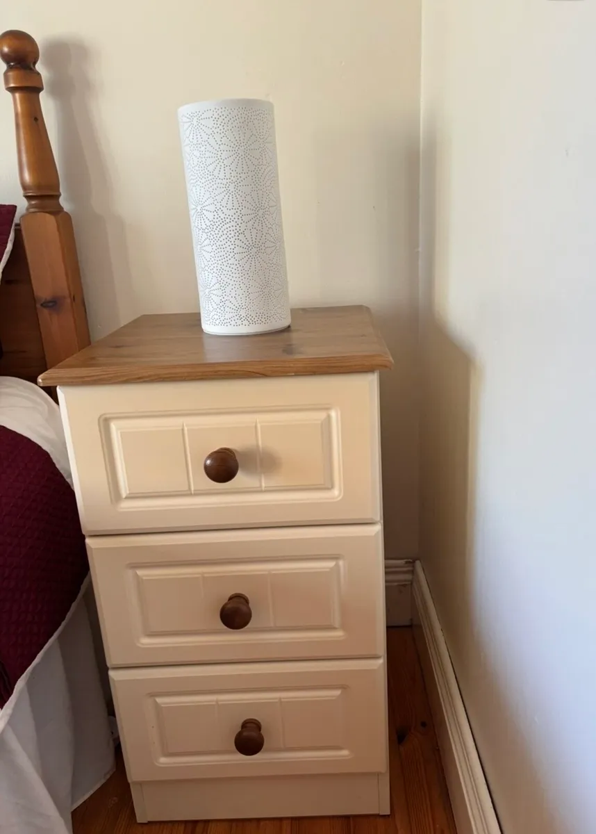 Bedroom furniture - Image 4