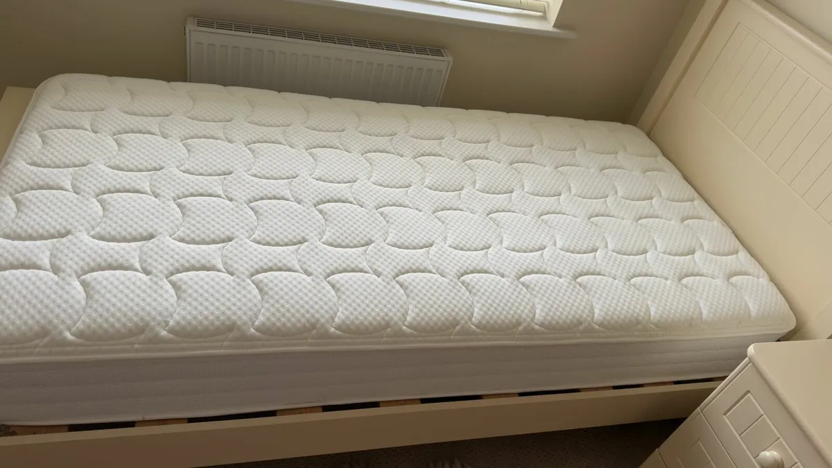 Single Bed - Image 3