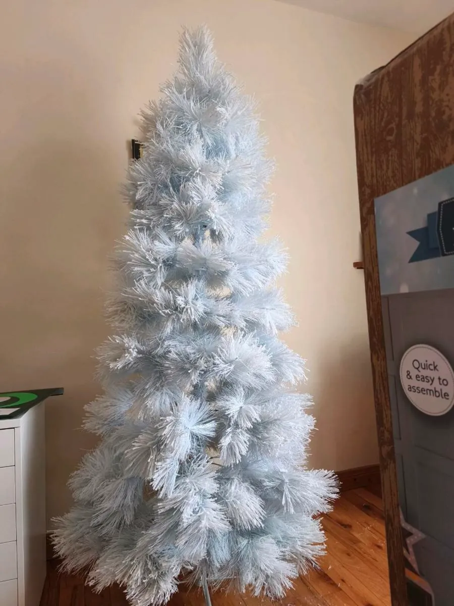 Christmas tree - Image 1