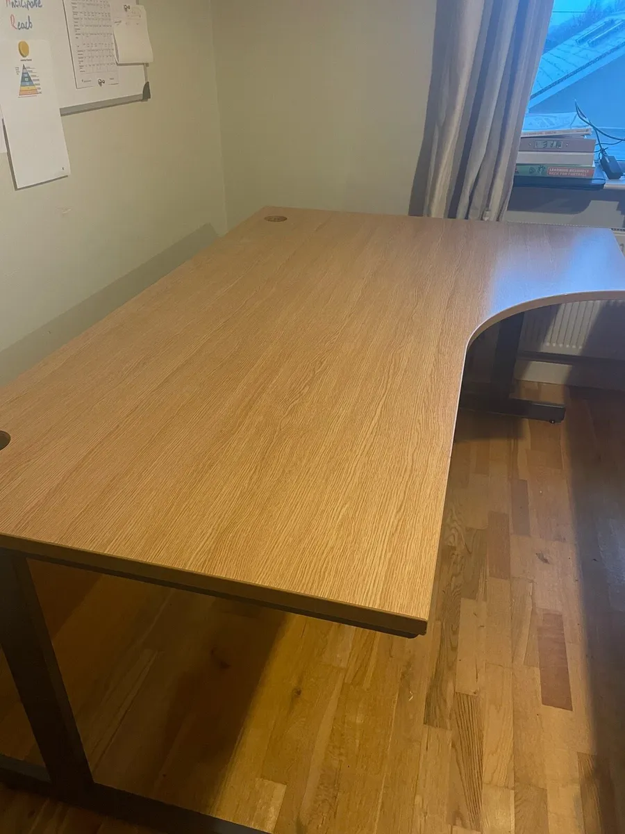 Office desk/table - Image 1