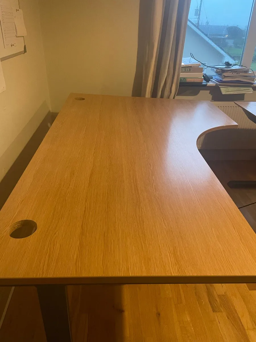 Office desk/table - Image 2