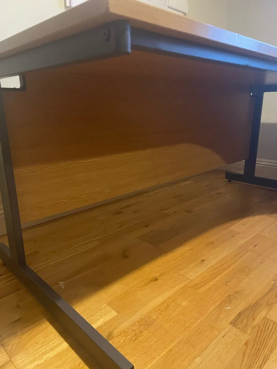 Office desk/table - Image 4
