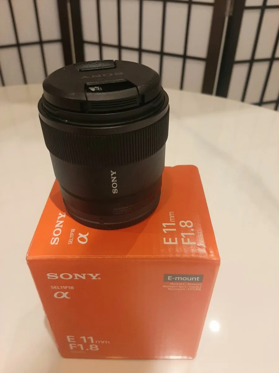 ZV- E10 camera+ 2 lenses ( FE 50mm/ E 21mm) - Image 4