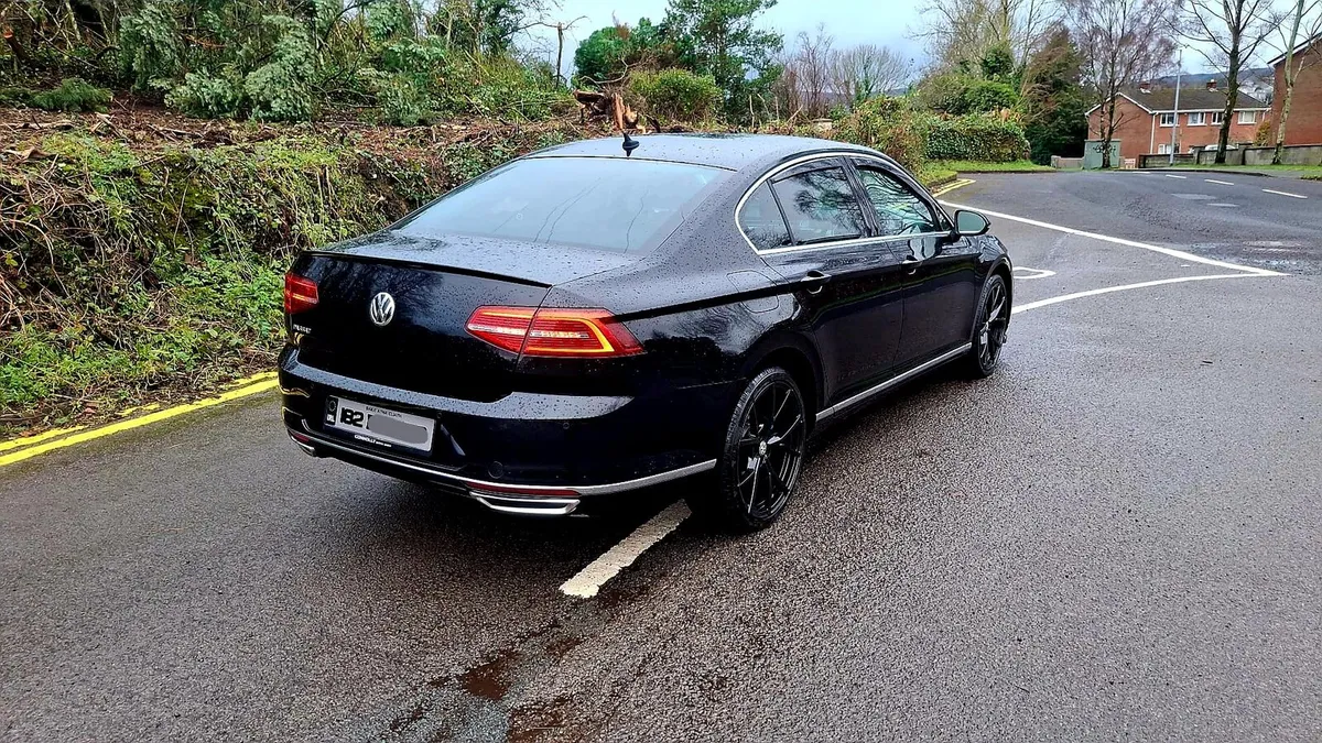 VW PASSAT 2.0 TDI DSG AUTOMATIC - Image 3