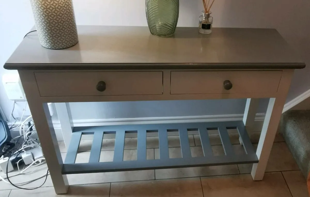Console table - Image 1