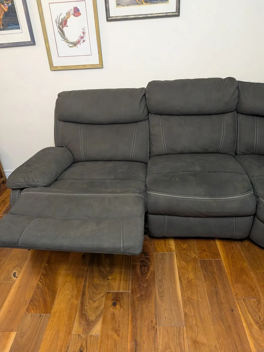 Recliner corner sofa - Image 2