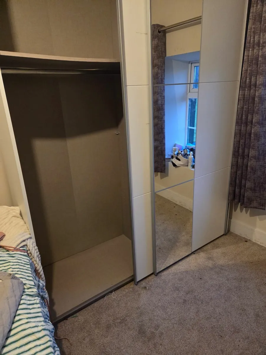 Sliding wardrobe - Image 4