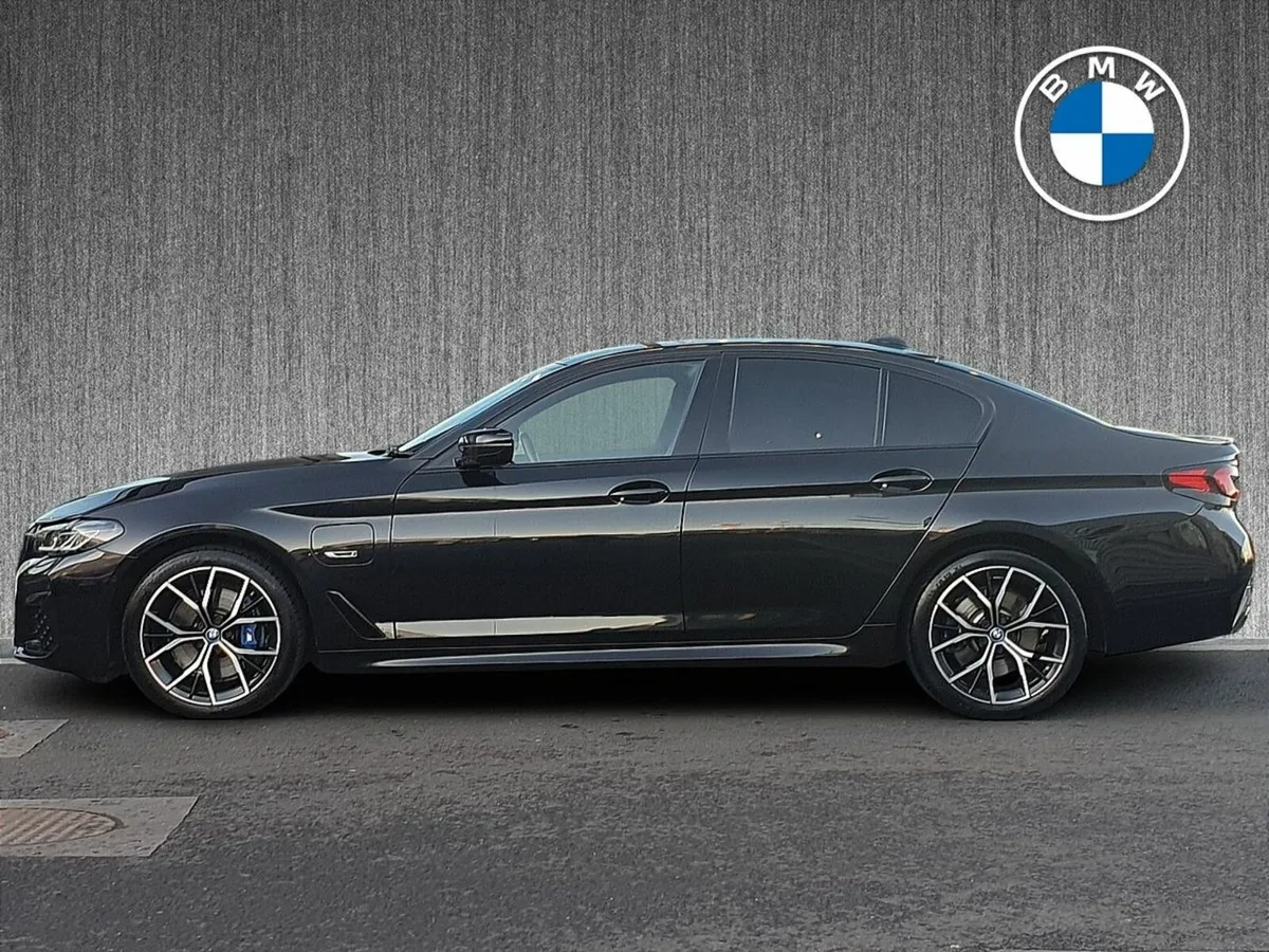 BMW 5-Series 530e M Sport Saloon - Image 4