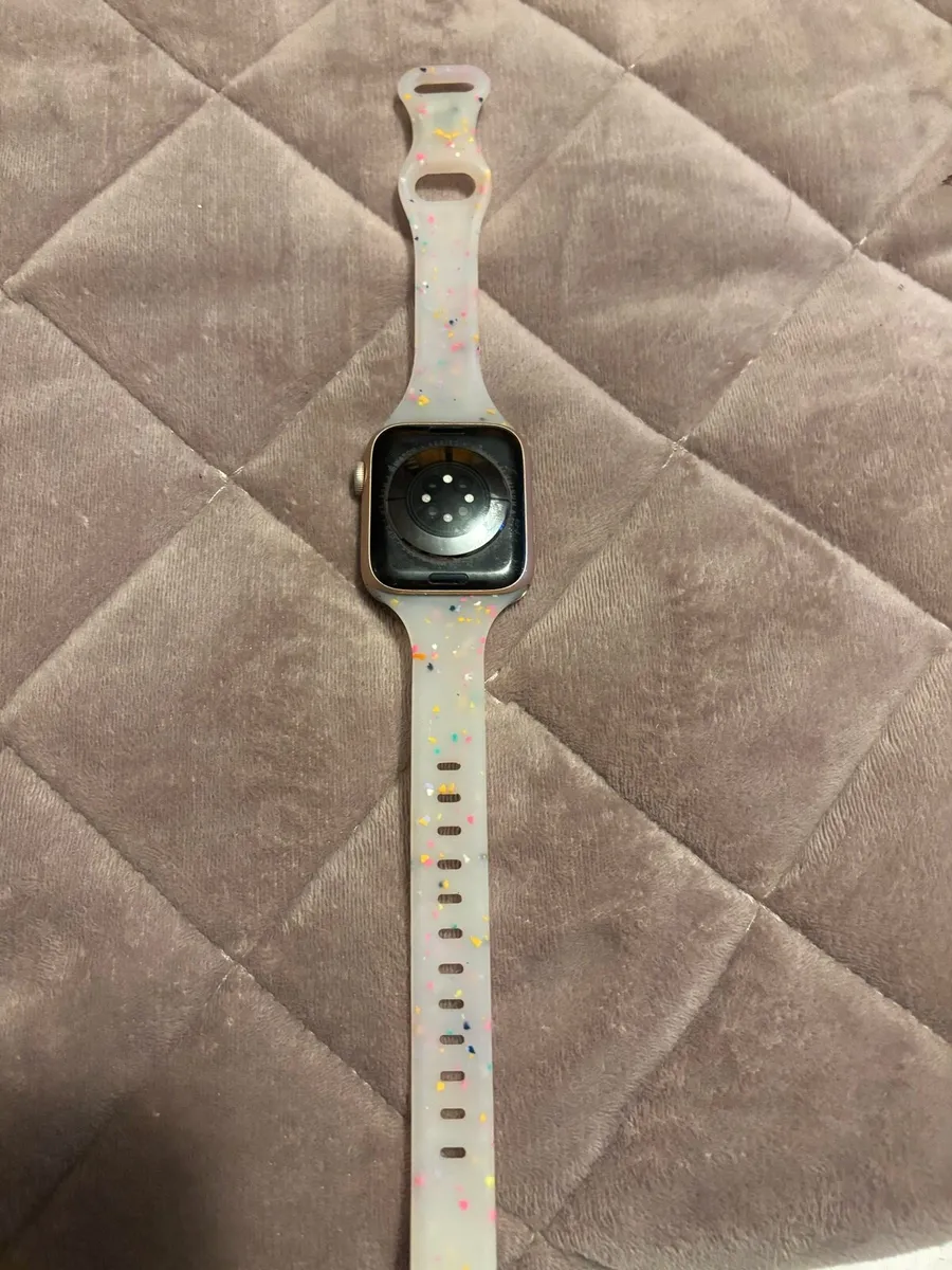 Apple Watch Series 6 (44mm ) rose gold - Image 2