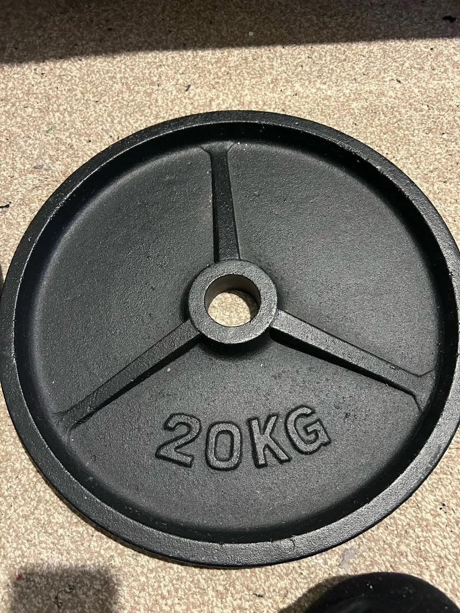 20kg 7ft Barbell & 2x 20kg 2x 15kg weights - Image 2