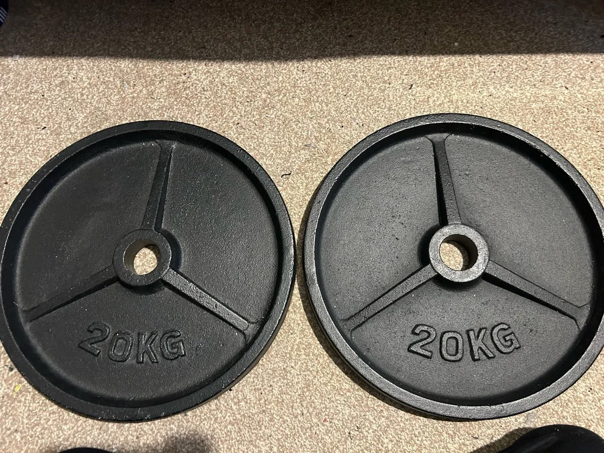 20kg 7ft Barbell & 2x 20kg 2x 15kg weights - Image 3