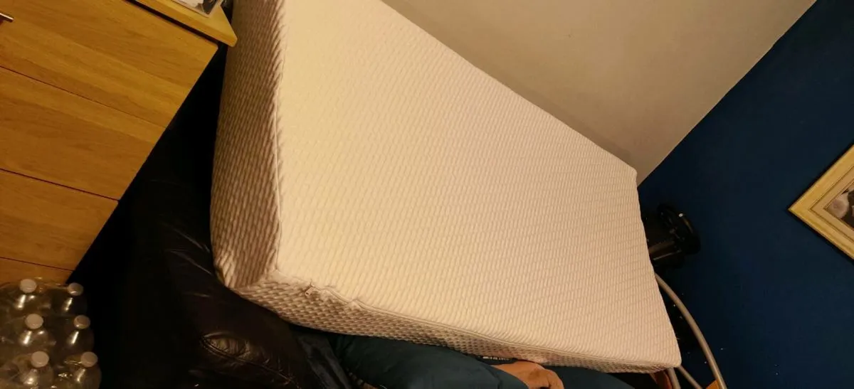 Bed frame and mattress - Image 4